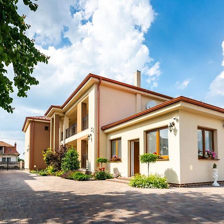 Villa Ephelia Dunajská Streda Eksteriør bilde